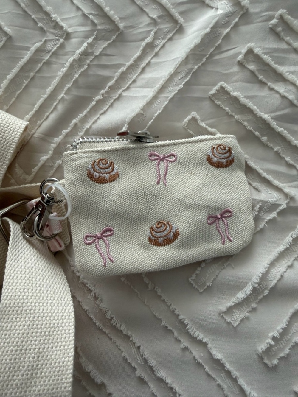 VIRAL Madden Girl embroidered cinnamon rolls & pink bows Canvas Crossbody Bag - Picture 6 of 8